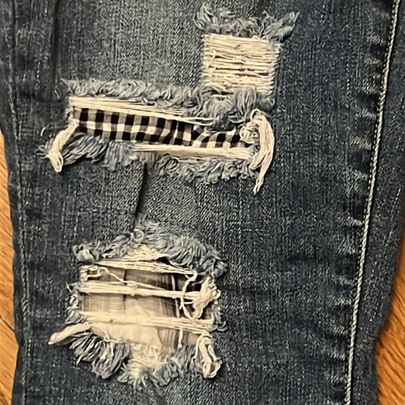 Paige Jeans Destroyed with Blue Flannel Patches size 30 PRICE FIRM - Picture 4 of 7